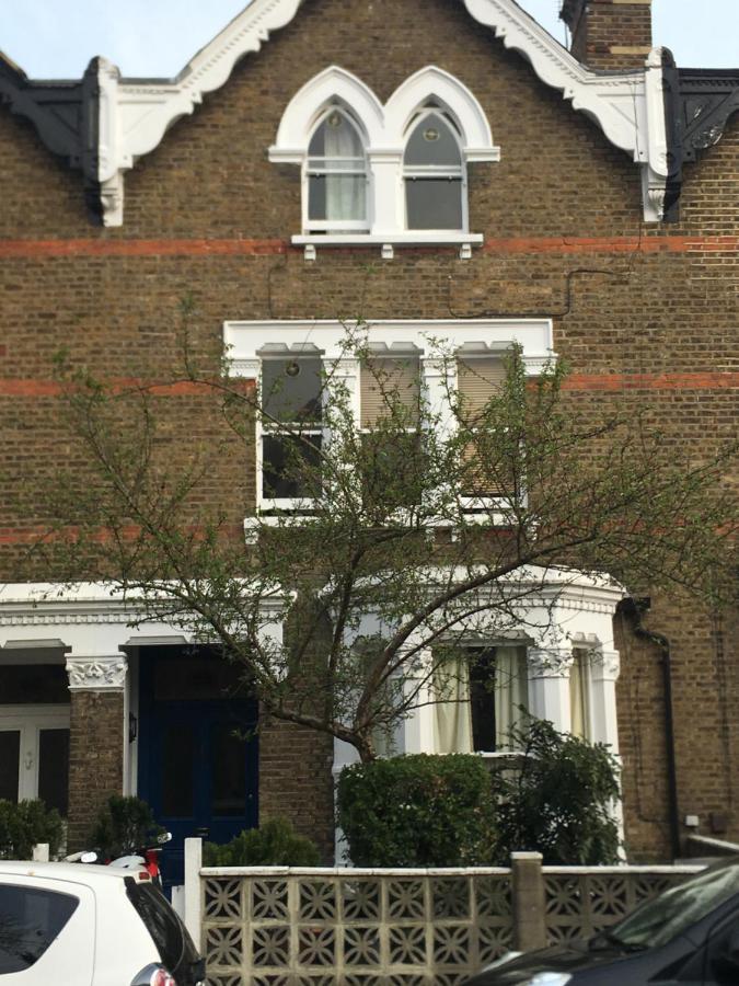 Victoria Dwellings Bed & Breakfast Лондон Екстериор снимка