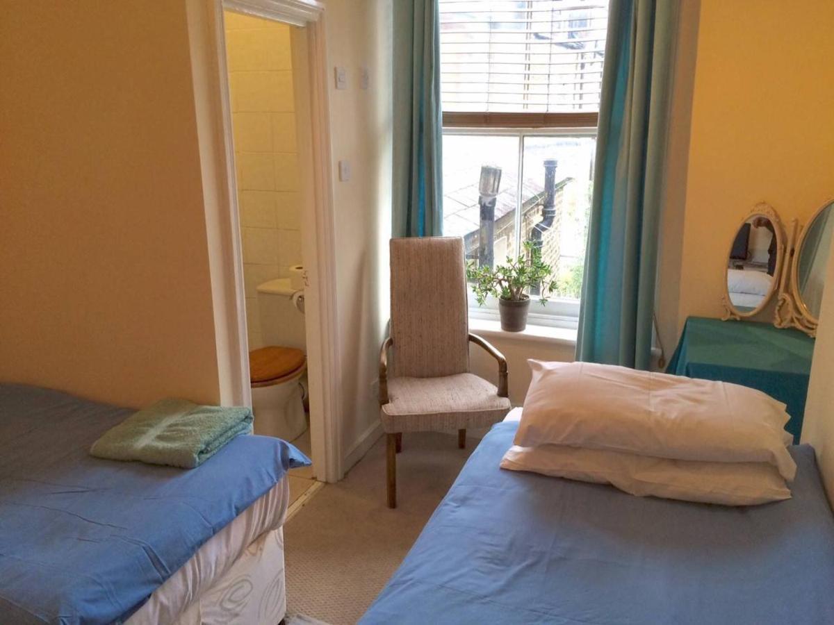 Victoria Dwellings Bed & Breakfast Лондон Екстериор снимка