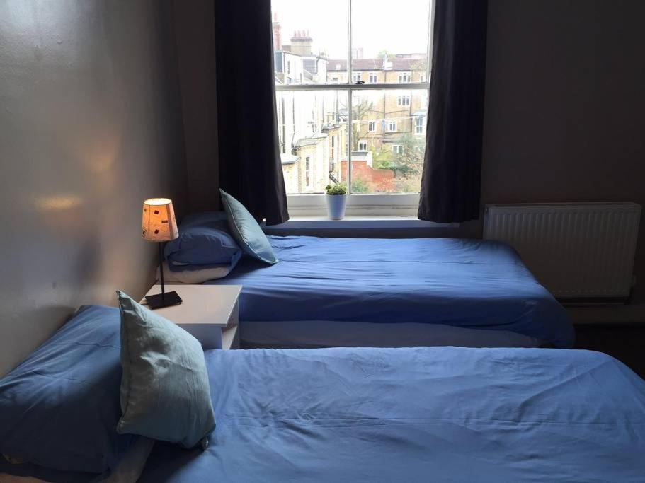 Victoria Dwellings Bed & Breakfast Лондон Екстериор снимка